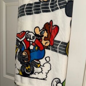 Mario Kart Soft Plush Throw 50x70in